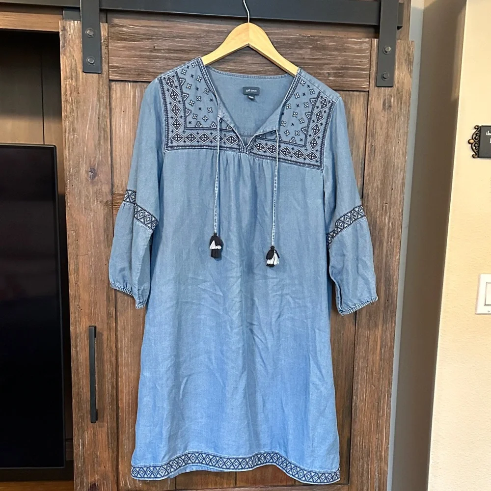 J. Jill Blue Boho Embroidered dress. Perfect for casual outings. - Picture 1 of 6